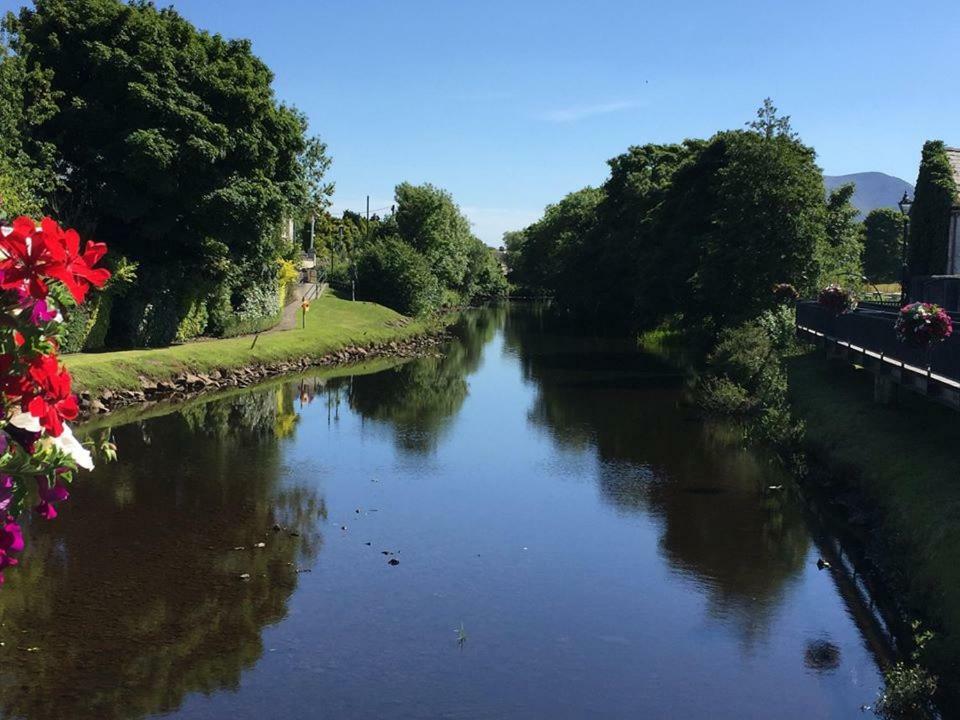 Thistledown - Ballina - Crossmolina - County Mayo - Sleeps 8 - Sister Property To Inglewood Exterior foto
